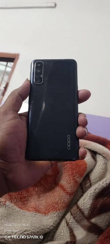 oppo Reno 3pro 4g just 3 line hy baqi all ok hy only mobile xchng b ho 2