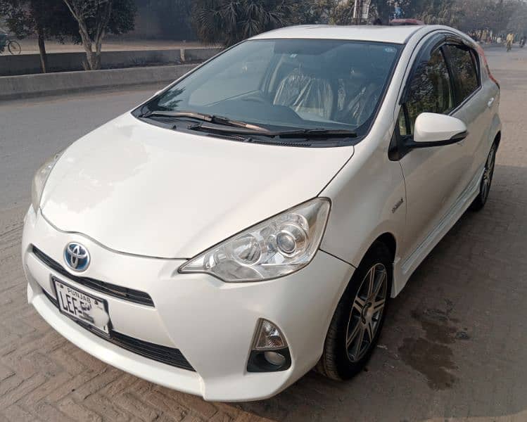 Toyota Aqua 2012/2015 Top Variant 1