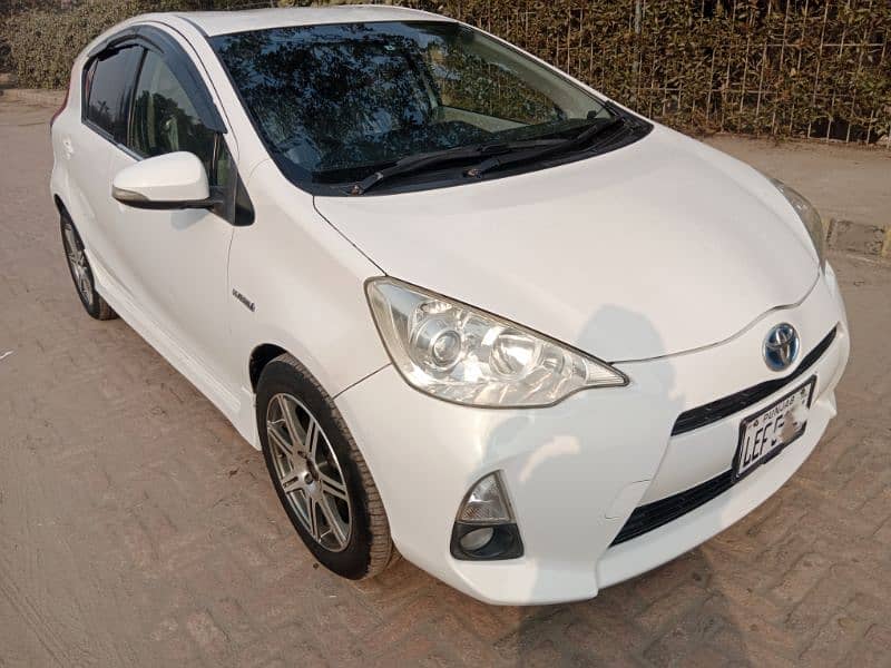 Toyota Aqua 2012/2015 Top Variant 2