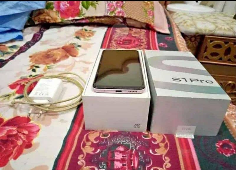 vivi s1 pro 8/128 complete box urgent sale connect no wtp 0332=8176331 0