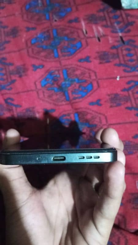 10/10 mobile ha all ok ha koi fault ha box charger ka Sath ha 3