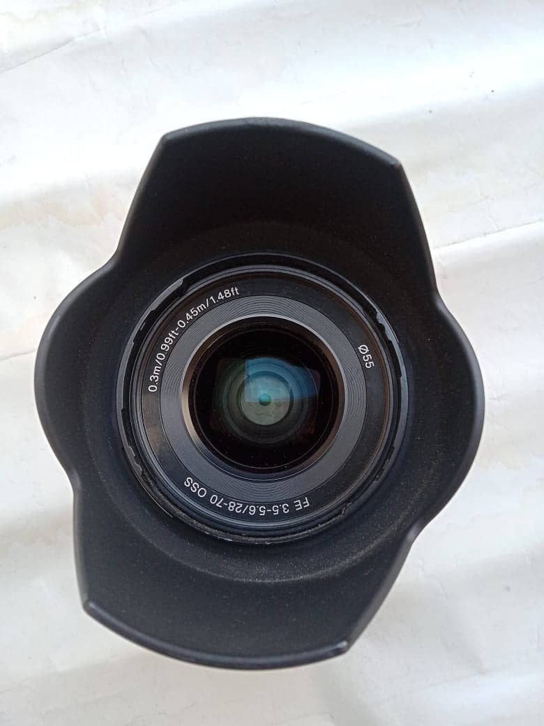 Sony 28.70 Lens 3.5 0