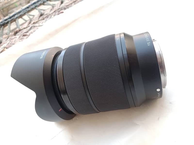 Sony 28.70 Lens 3.5 1