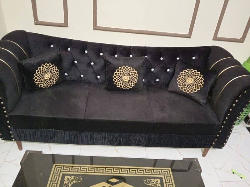 Black sofa 6 seater urgently sale 0