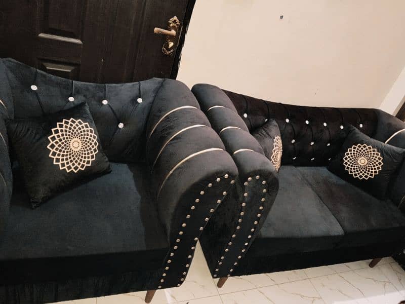 Black sofa 6 seater urgently sale 1