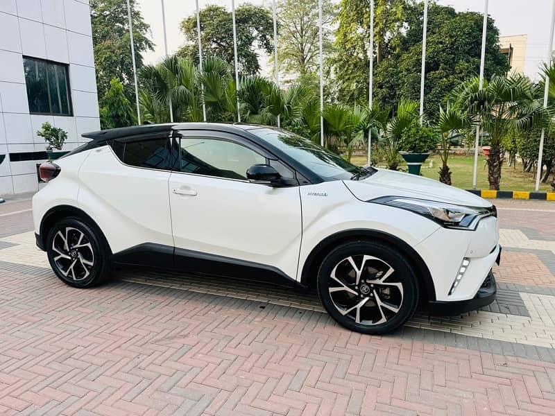 Toyota C-HR 2022 9