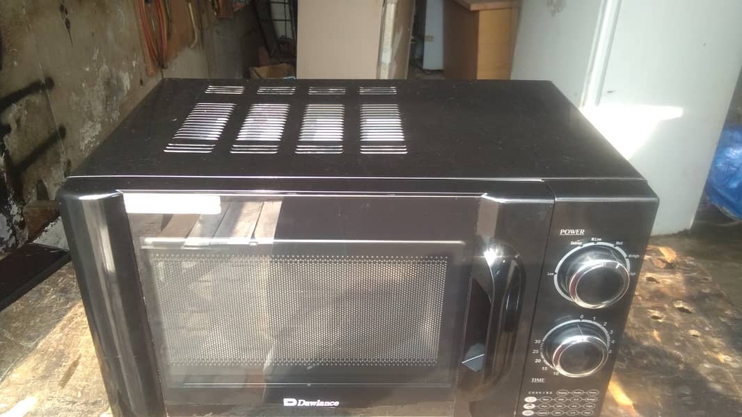 Dawlance compeny microwave oven 1