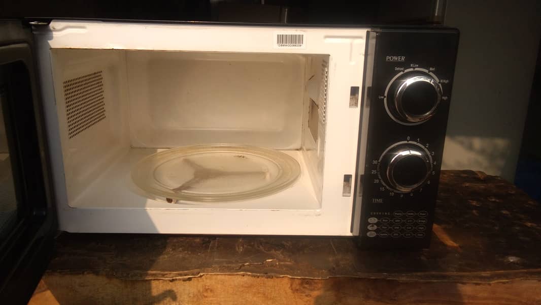 Dawlance compeny microwave oven 4