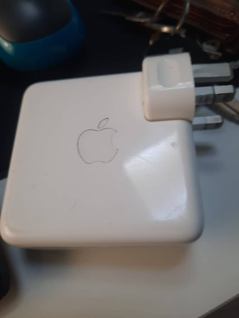 MAC Book Orginal charger 61W C-port 3