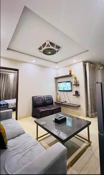 One bed luxury apartment for short stay like(3to4)hours in bahria town 5