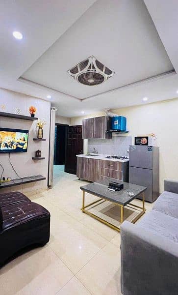 One bed luxury apartment for short stay like(3to4)hours in bahria town 6