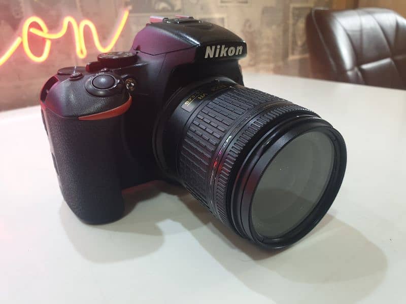 Nikon D5600 with 18-55mm lens 1