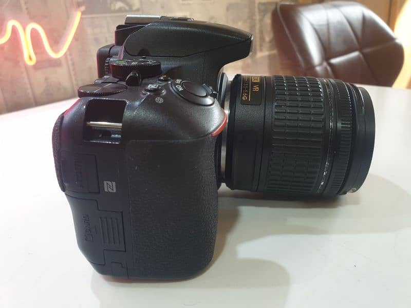 Nikon D5600 with 18-55mm lens 4