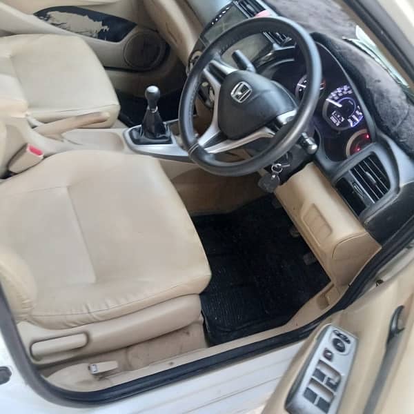 Honda City Aspire 2018 1500cc Manual OWN ENGINE GOOD CONDITION 9