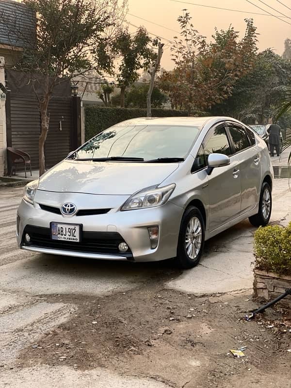 Toyota Prius 2013 1