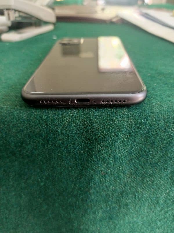 Iphone 11 64 GB Non PTA 6