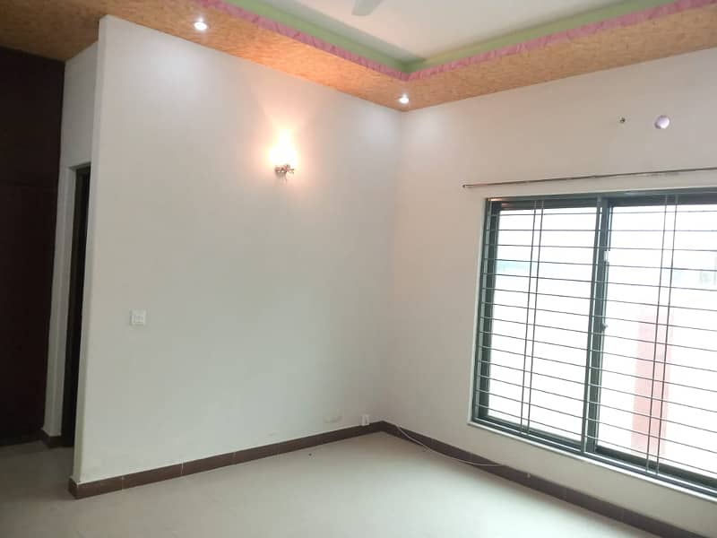 10 MARLA HOUSE FOR SALE IN SECTOR C BAHRIA TOWN LAHORE 8