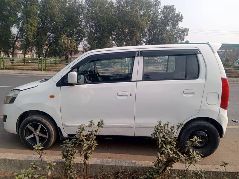 Suzuki Wagon R 2018 7