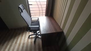 computer table with chair