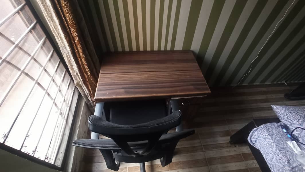 computer table with chair 2