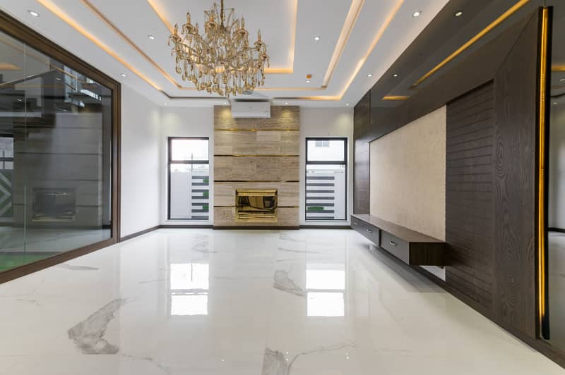 Modern Design 1 Kanal Top Class Luxurious House For Rent 12