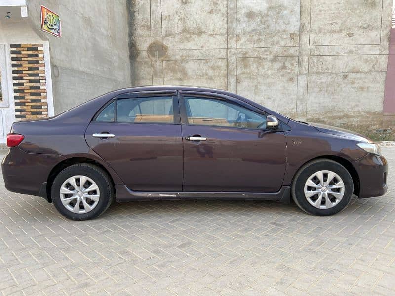 Toyota Corolla GLI 2013 0337-0348614 3