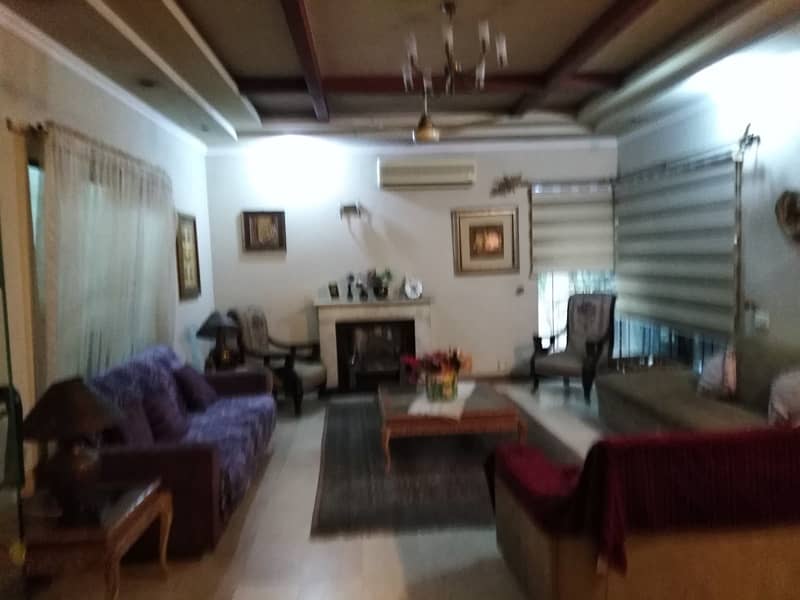 1Kanal Good Beautiful House Available For Sale DHA Phase 3 2