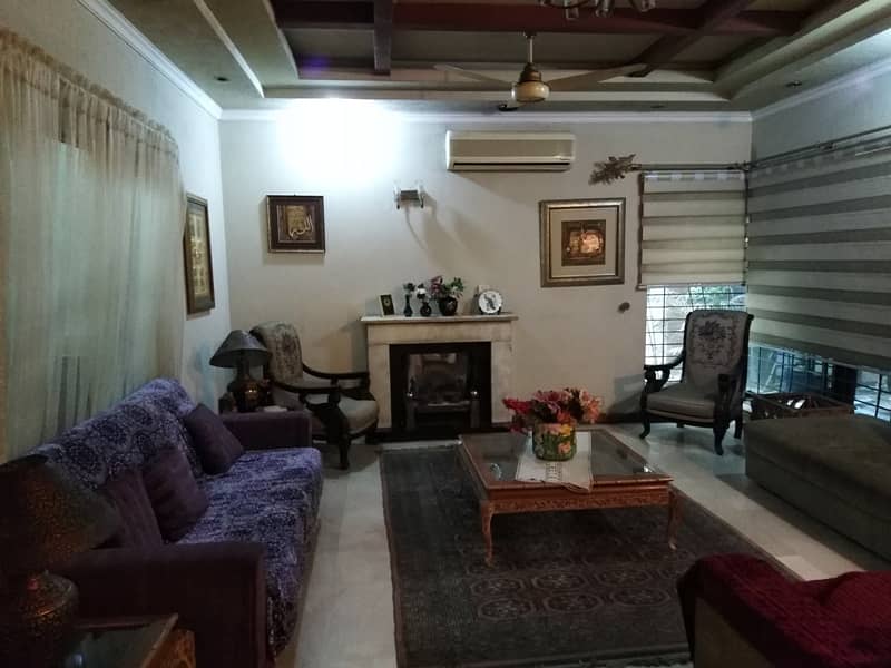 1Kanal Good Beautiful House Available For Sale DHA Phase 3 4