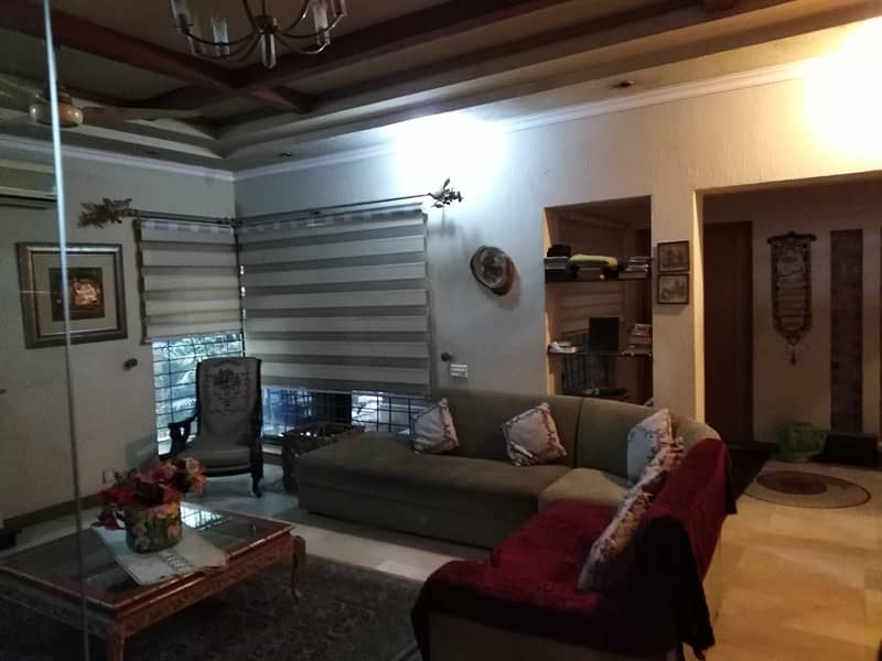 1Kanal Good Beautiful House Available For Sale DHA Phase 3 11