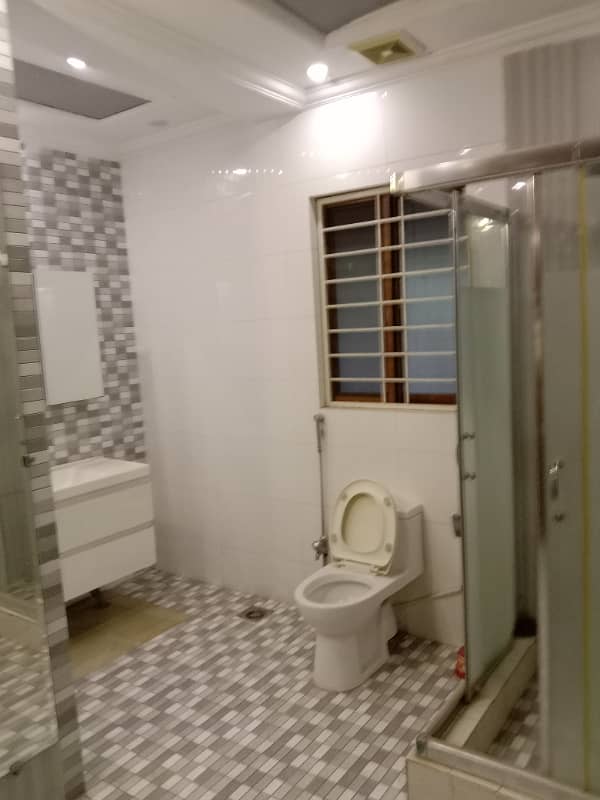 1Kanal Good Beautiful House Available For Sale DHA Phase 3 12