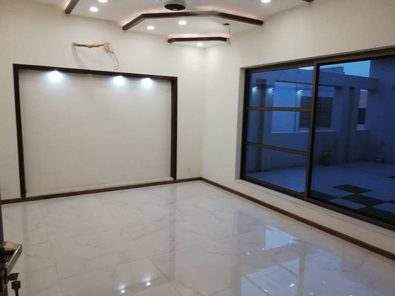 1 Kanal New Design Super Out House Prime Hot For Sale Sui Gas Phase1 26