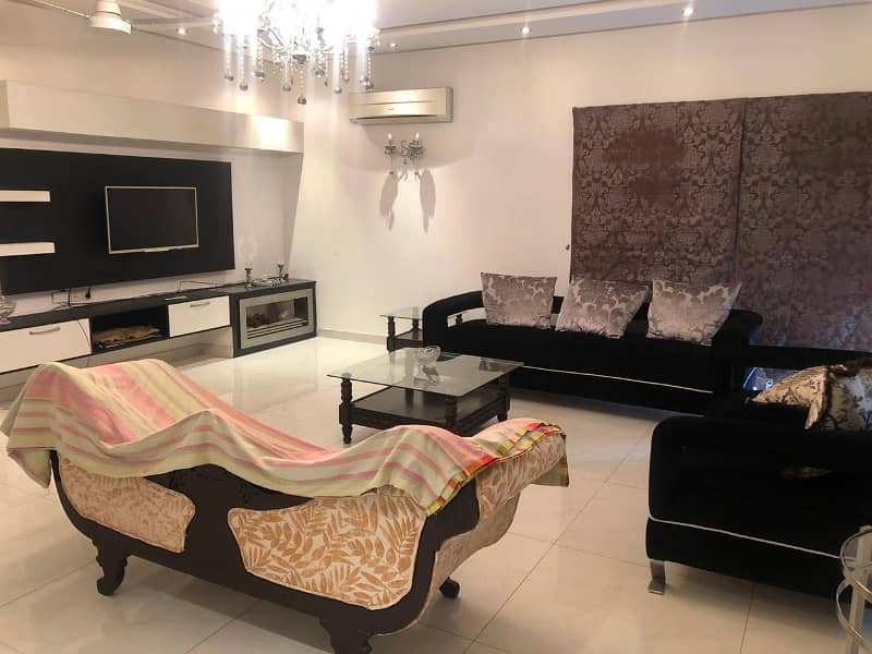 1 Kanal Luxuer Good House Prime Hot For Sale dha Phase3 0