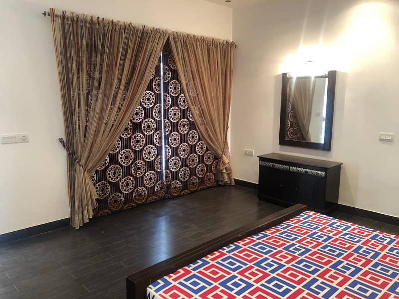 1 Kanal Luxuer Good House Prime Hot For Sale dha Phase3 5