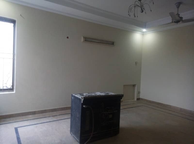 1Kanal Beautiful House Available For Sale DHA Phase 1 9