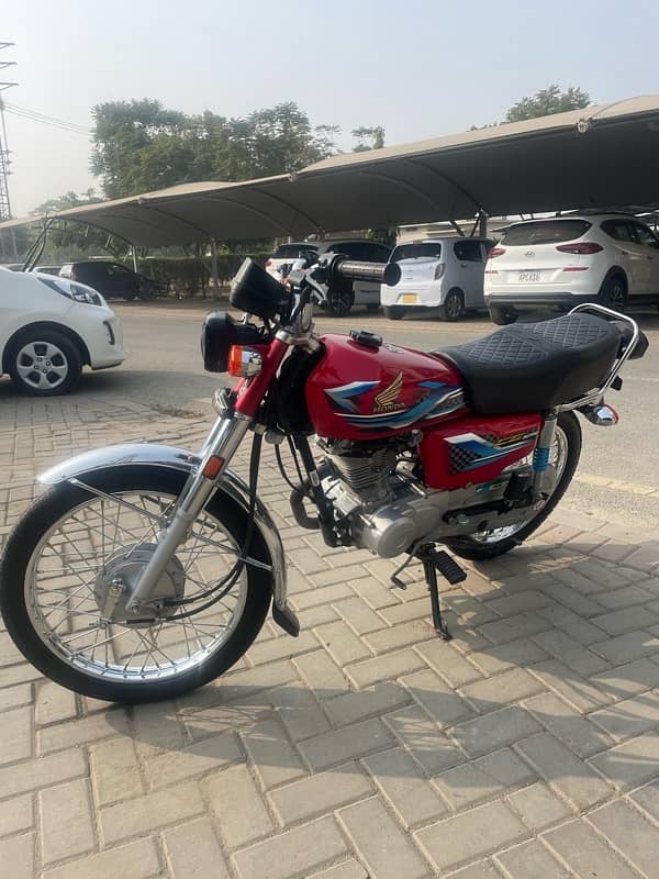 Honda 125 just like new condition 4