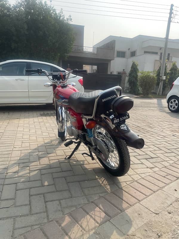 Honda 125 just like new condition 5