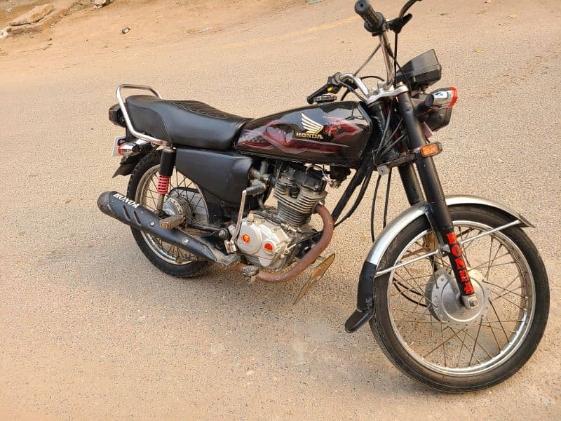 honda 125for sell no documents onley bike no fault all ok onely call 0