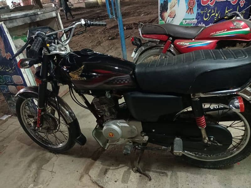 honda 125for sell no documents onley bike no fault all ok onely call 2