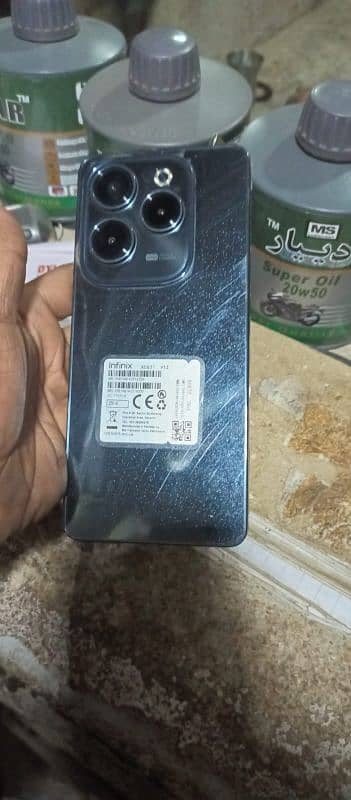 Infinix hot 40 pro 16. . . . 256 1