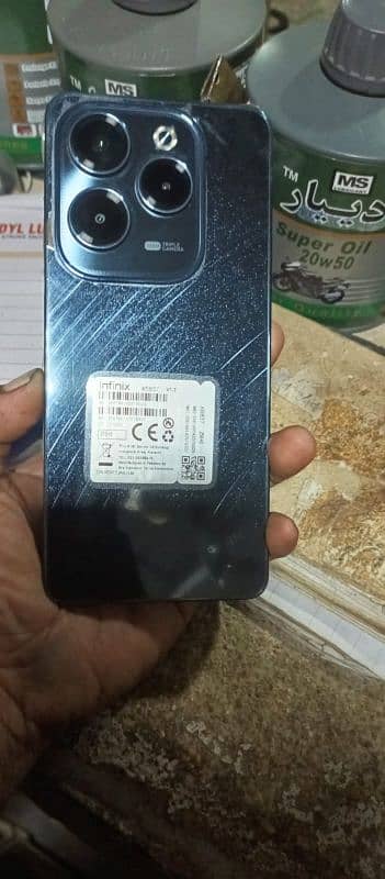 Infinix hot 40 pro 16. . . . 256 4