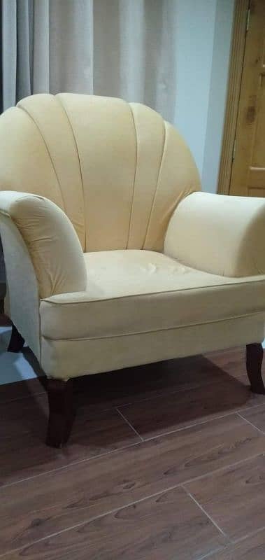 Good condition 2 sofa chair. . . 2