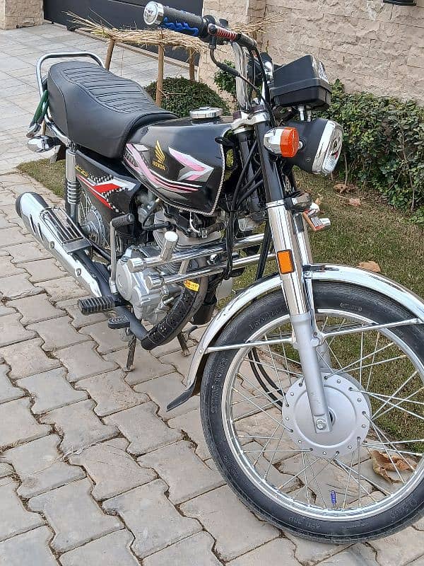 Honda CG 125 good condition 10/10 Punjab Number. . no work Required 4