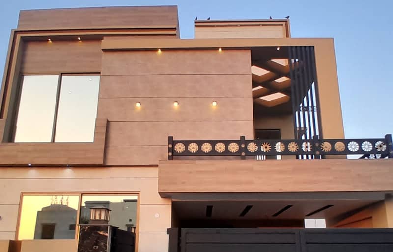 BRAND NEW HOUSE 8 MARLA NEAR TAUHEED PARK/ZOO, VERY NEAR TO JAMIA MASJID AND COMMERCIAL 0