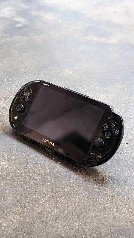 ps Vita slim Model 2000 1