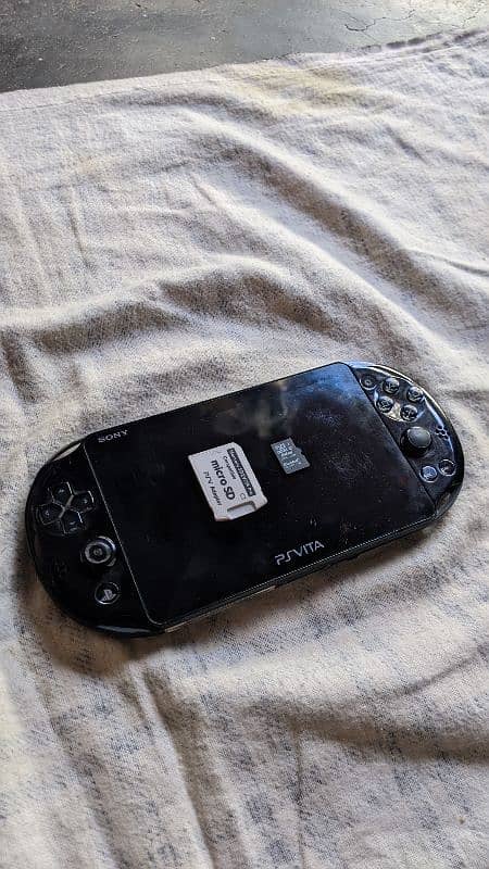 ps Vita slim Model 2000 2