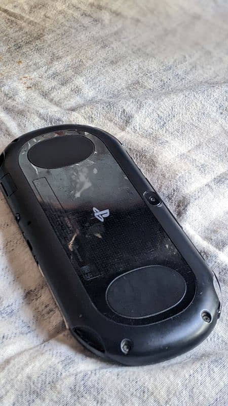 ps Vita slim Model 2000 7