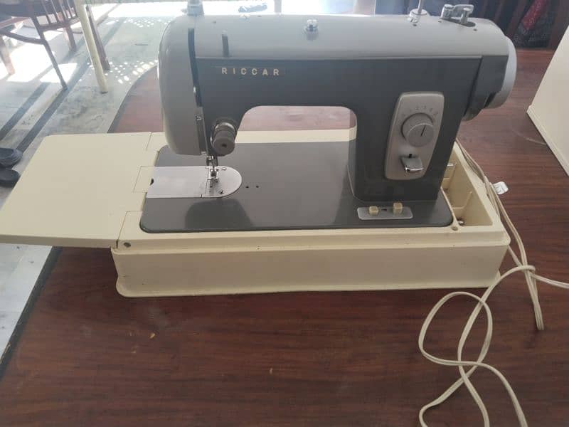 Sewing machine For Sale 4