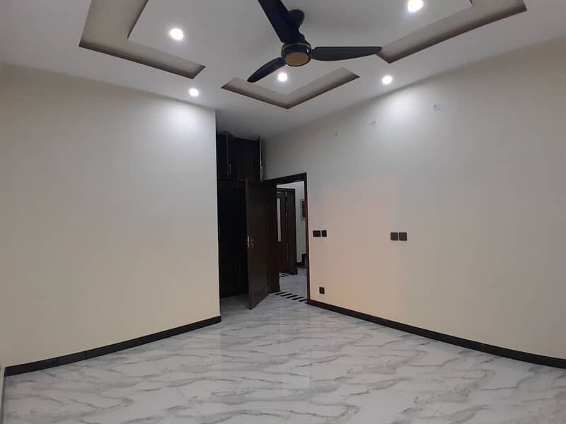 BRAND NEW HOUSE 8 MARLA NEAR TAUHEED PARK/ZOO, VERY NEAR TO JAMIA MASJID AND COMMERCIAL 13