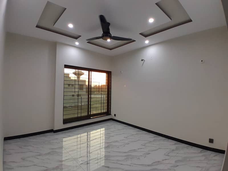 BRAND NEW HOUSE 8 MARLA NEAR TAUHEED PARK/ZOO, VERY NEAR TO JAMIA MASJID AND COMMERCIAL 15