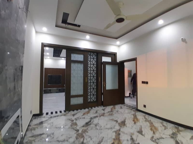 BRAND NEW HOUSE 8 MARLA NEAR TAUHEED PARK/ZOO, VERY NEAR TO JAMIA MASJID AND COMMERCIAL 22